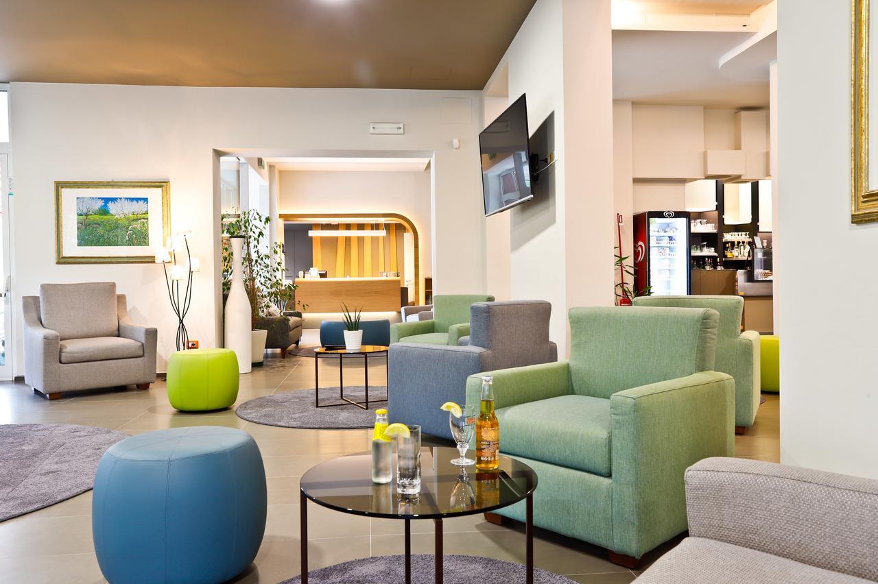 Hotel Grifone Принчипина-а-Маре Экстерьер фото