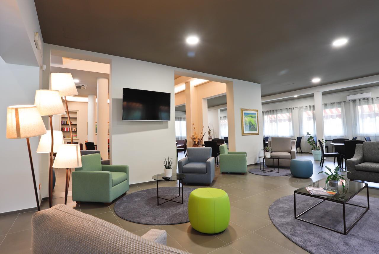 Hotel Grifone Принчипина-а-Маре Экстерьер фото