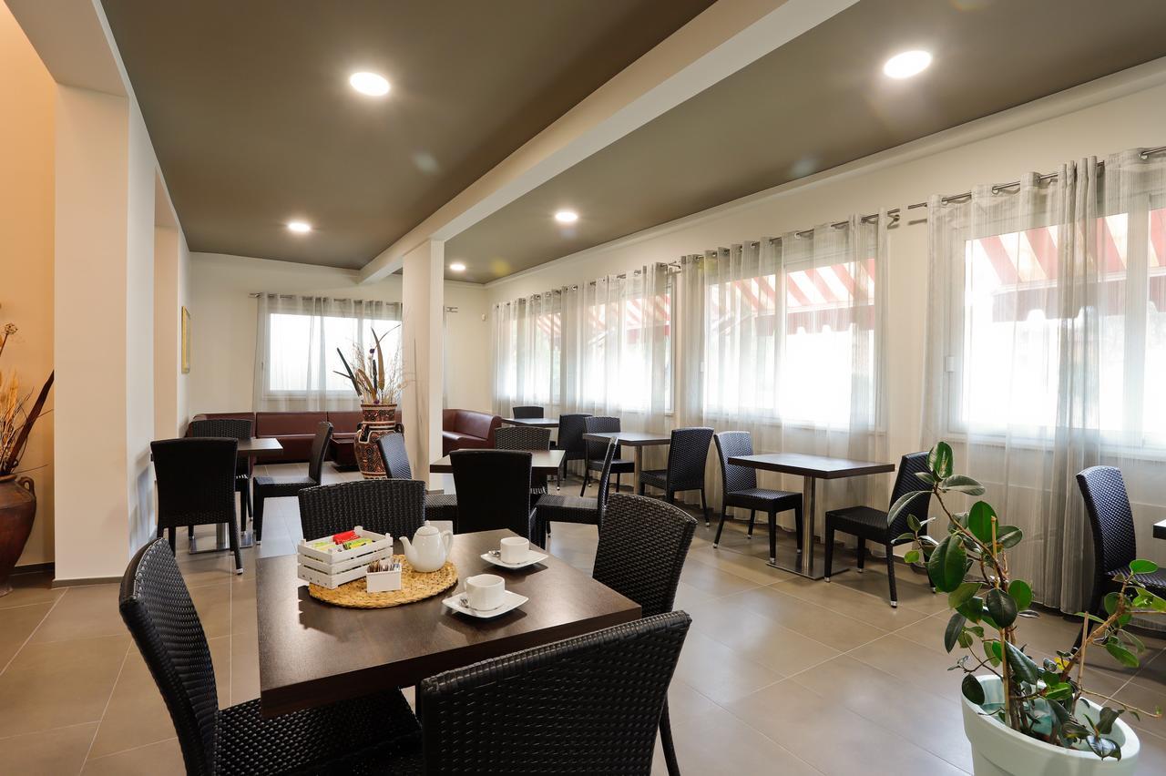 Hotel Grifone Принчипина-а-Маре Экстерьер фото