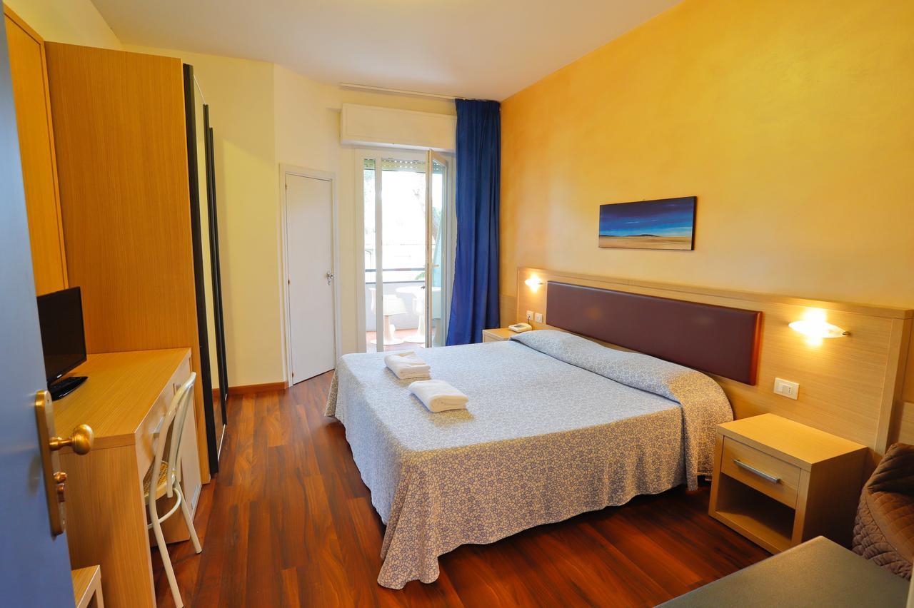 Hotel Grifone Принчипина-а-Маре Экстерьер фото
